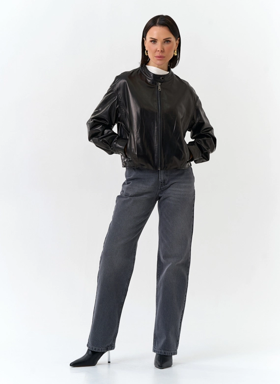 Женская короткая куртка из натуральной кожи 