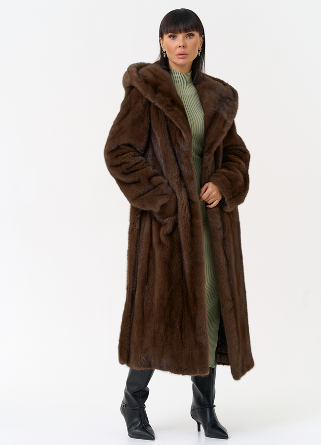 Женская шуба из меха норки с капюшоном  модель № 31651 универмаг малина