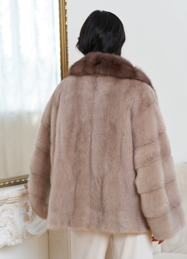 Куртка из меха норки с английским воротником из меха куницы модель № 30682 в кредит