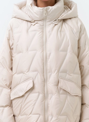 Женская куртка с капюшоном