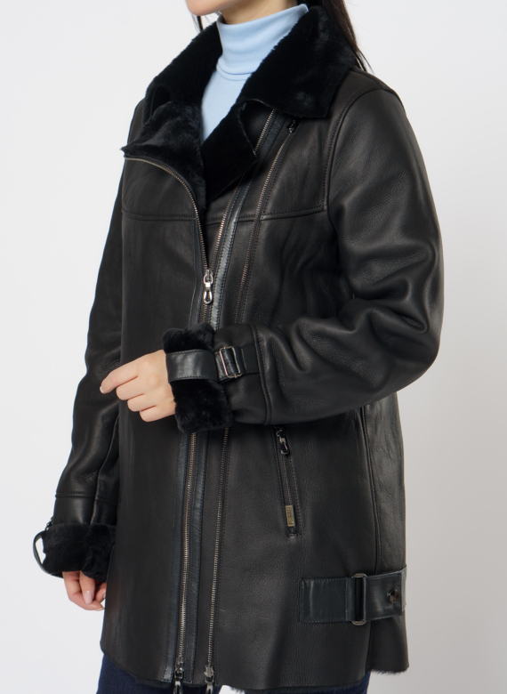 Удлиненная дубленка из овчины черного цвета