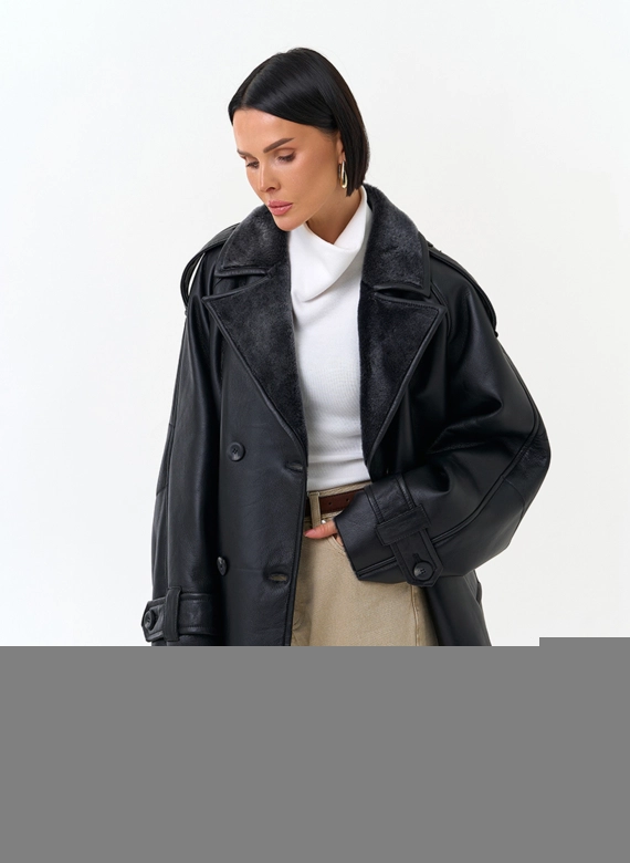 Женская двубортная дубленка из натурального меха с английским воротником фото