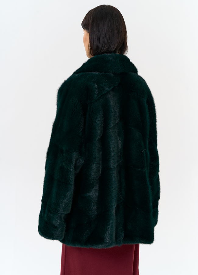 Шуба из меха норки с английским воротником в зеленом цвете модель № 31757 в кредит