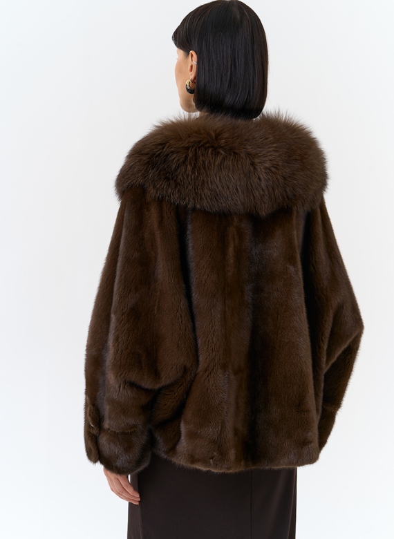 Шуба из норки с отделкой из меха чернобурки