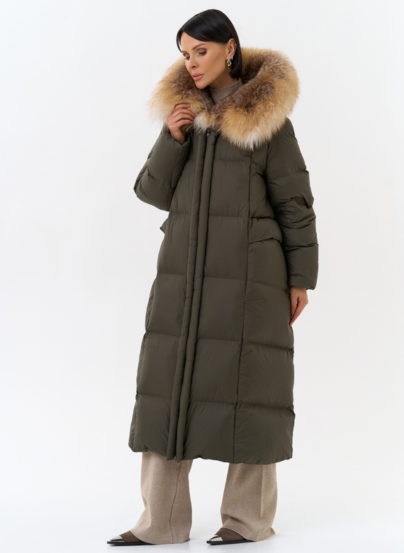 Женский длинный пуховик с отделкой из меха лисы