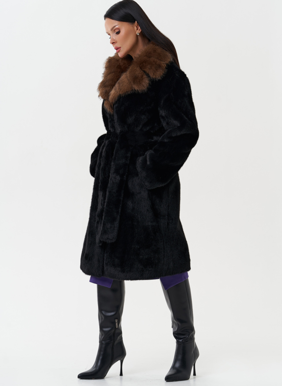 Шуба из эко меха с отделкой из искусственной куницы
