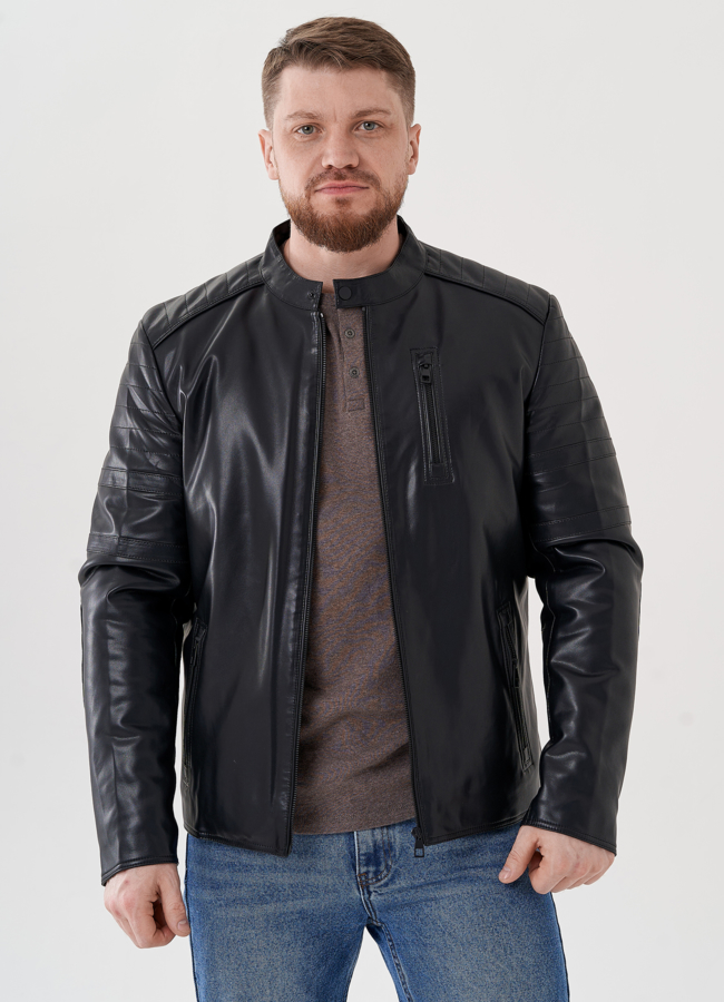 Мужская куртка черного цвета  модель № 24464 меха малина