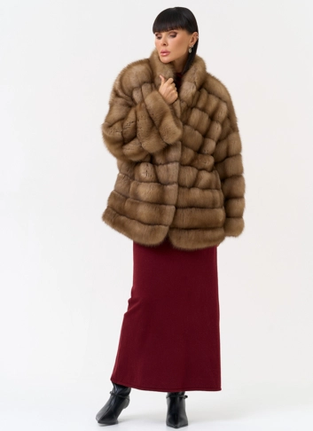 Женская шуба из куницы с воротником