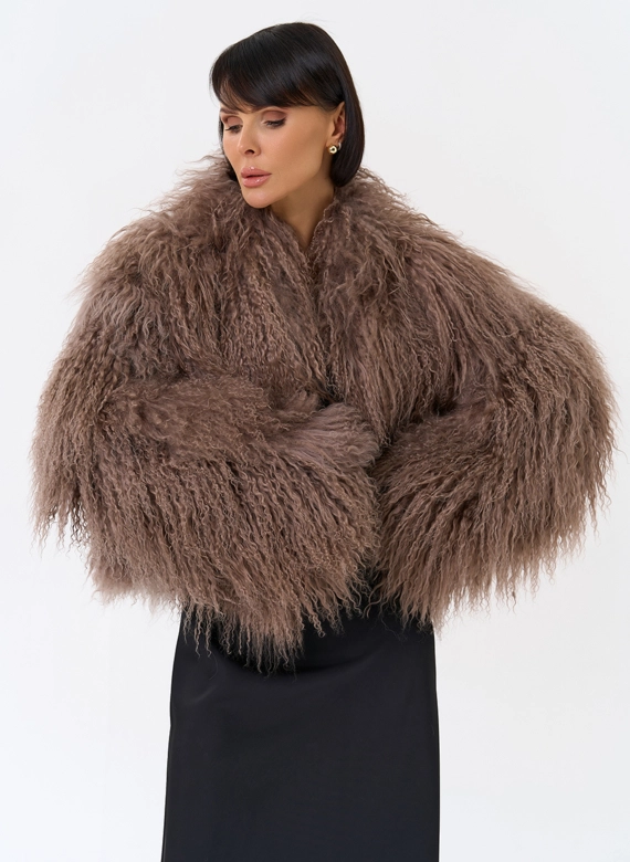 Короткая шуба из ламы